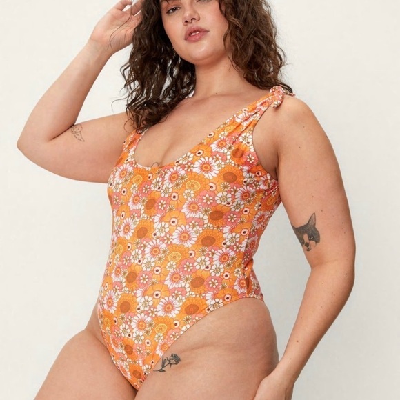 NWT Nasty Gal Floral One Piece Swimsuit 24 Orange Floral Daisy High Cut Plus Sz - Picture 2 of 11
